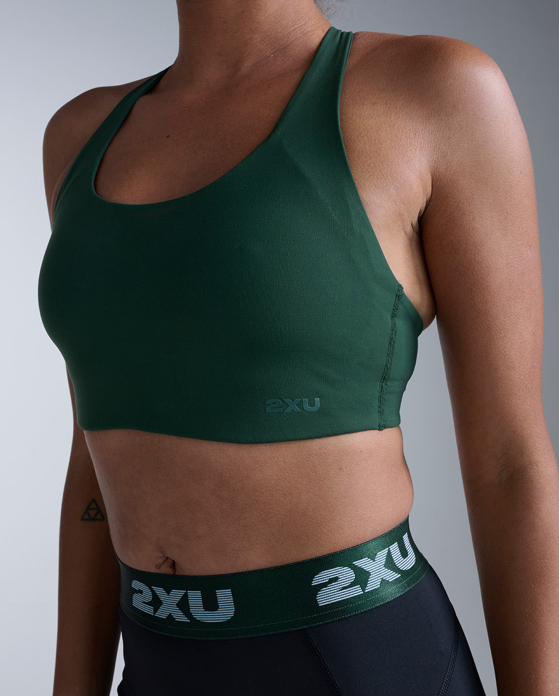 Form Strappy Low Impact Bra, Ever Green/Ever Green